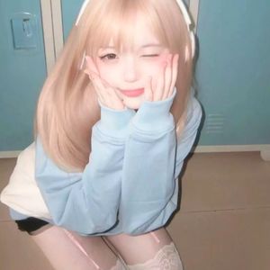 美女扒开内裤让我捅出白浆免费看久久AV
