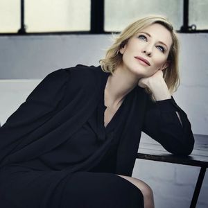 美女扒开内裤让我捅出白浆免费看久久AV
